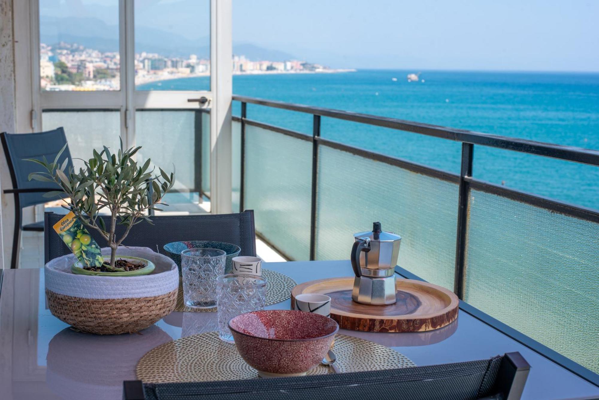 You And The Sea Apartment Savona Luaran gambar